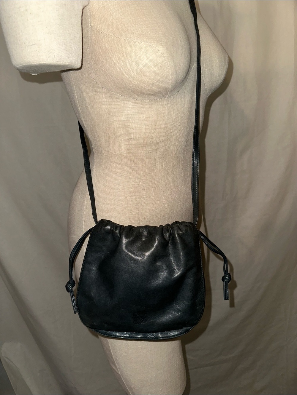 Loewe grey leather pouch crossbodyโ NEEDS REPAIR